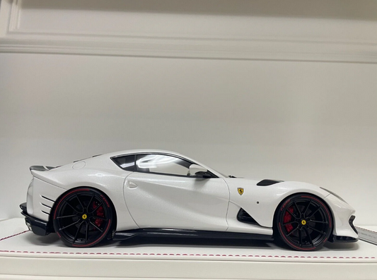 Davis & Giovanni 1:18 Ferrari 812 Competizione Novitec Rosso (White)
