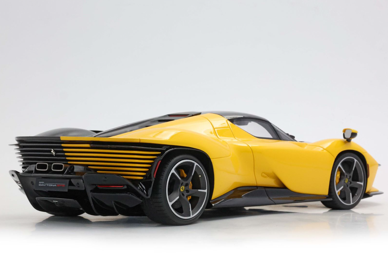 BBR 1:18 Ferrari SP3 Daytona 599+1 spider (Giallo Modena/Carbon fiber)