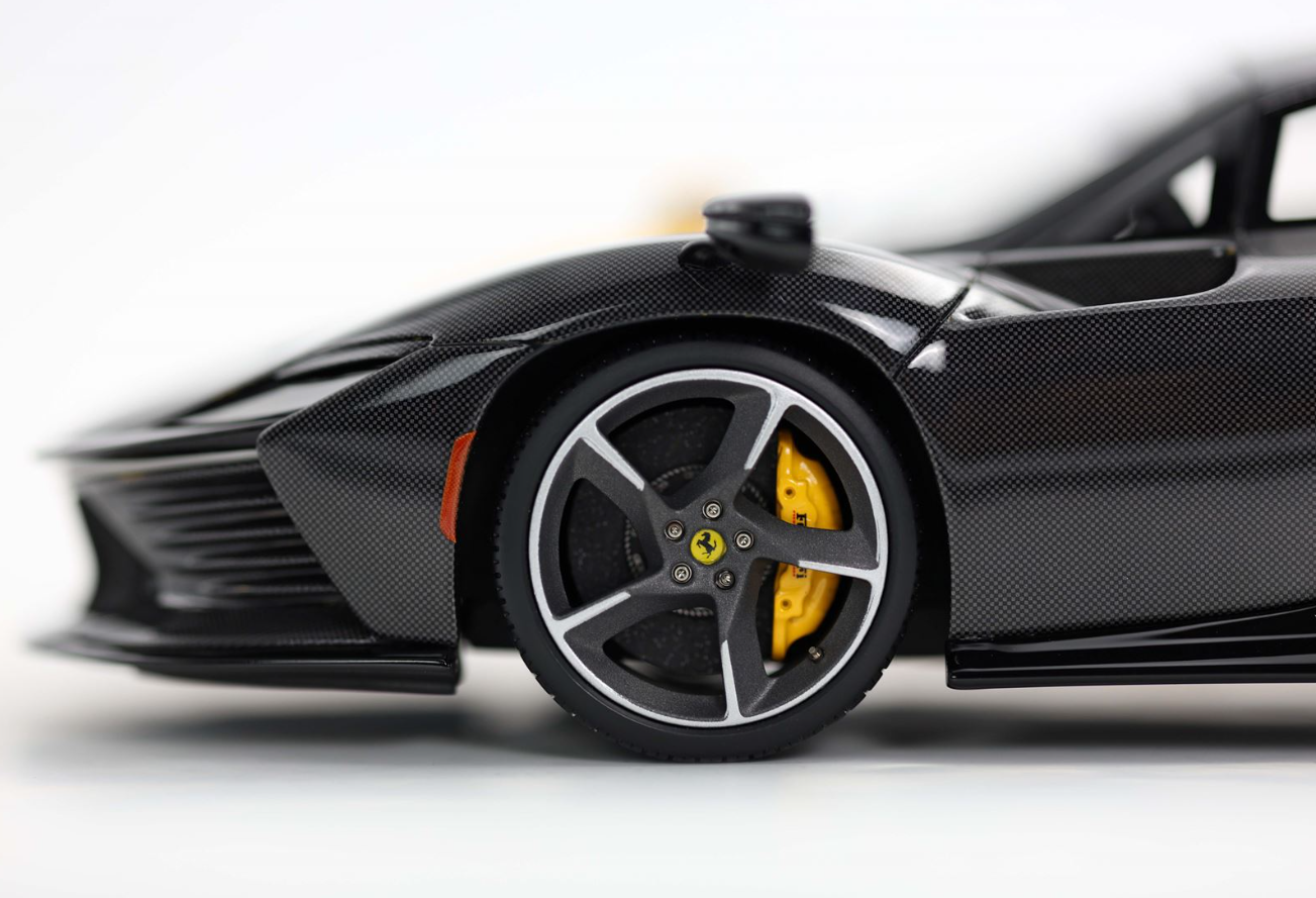 BBR 1:18 Ferrari SP3 Daytona 599+1 spider (Giallo Modena/Carbon fiber)
