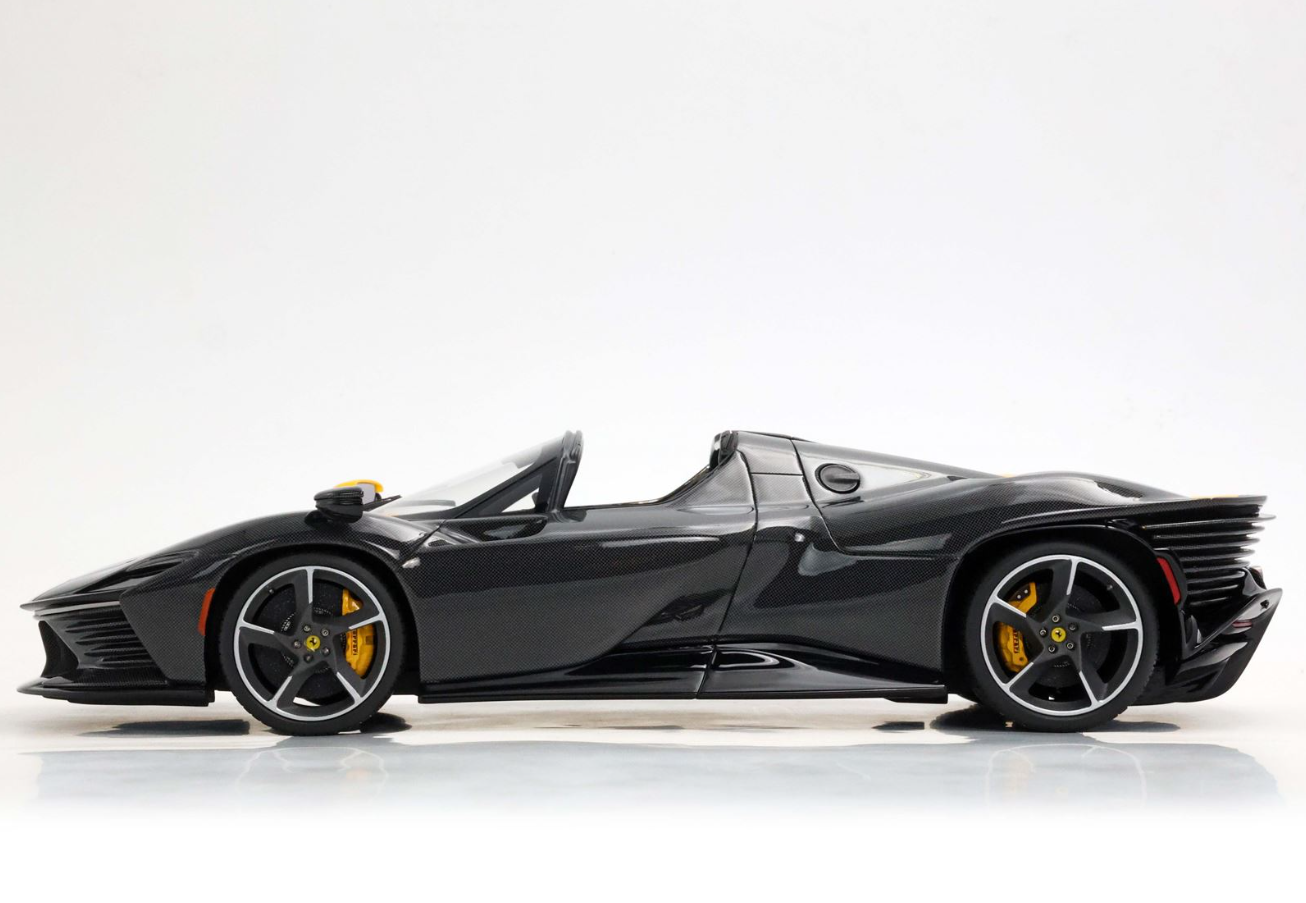 BBR 1:18 Ferrari SP3 Daytona 599+1 spider (Giallo Modena/Carbon fiber)