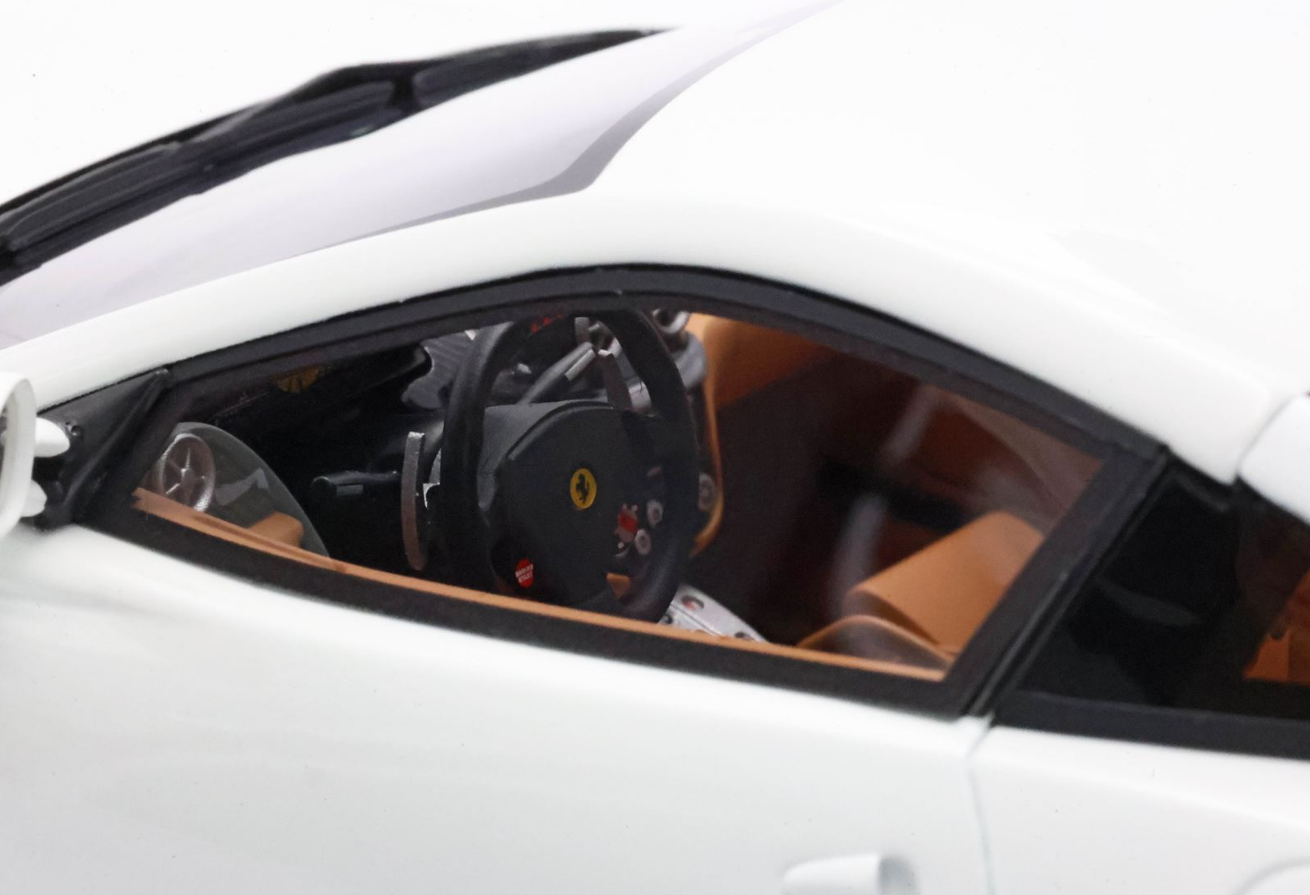 BBR 1:18 Ferrari 599 GTB Fiorano 2006 Automatic Gear - Avus White