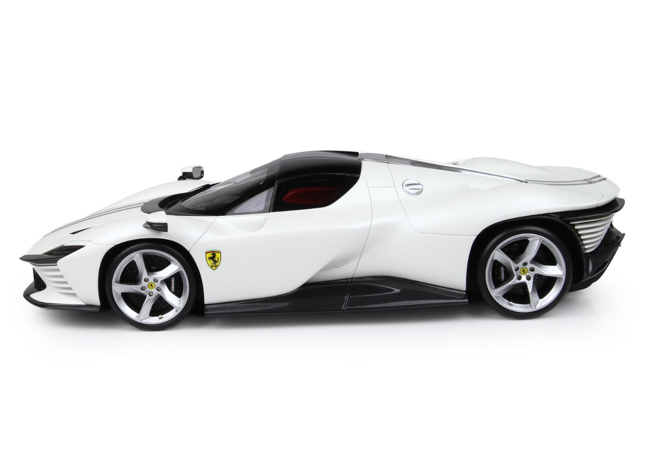 [PRE-ORDER] BBR 1:18 Ferrari SP3 Daytona 'Closed Roof' - Matt Metallic Italian White