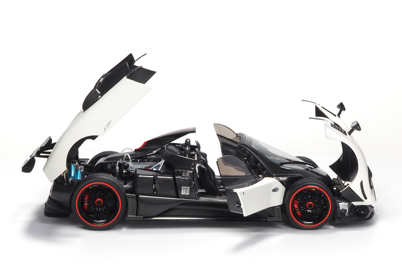 BBR 1:18 Pagani Zonda Cinque Roadster (Bianco Benny)