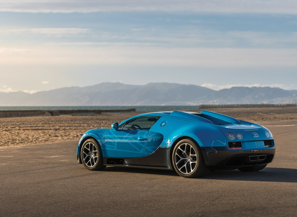 PREORDER 1:18 Bugatti Veyron Grand Sport Vitesse 'Transformers'