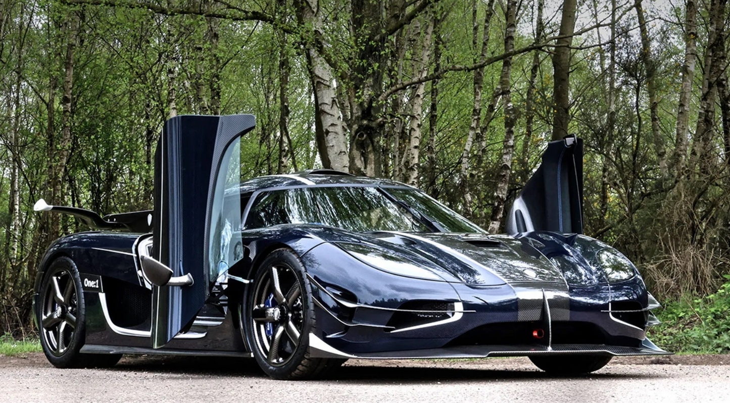 PREORDER 1:18 Koenigsegg One:1 (Blue Carbon)