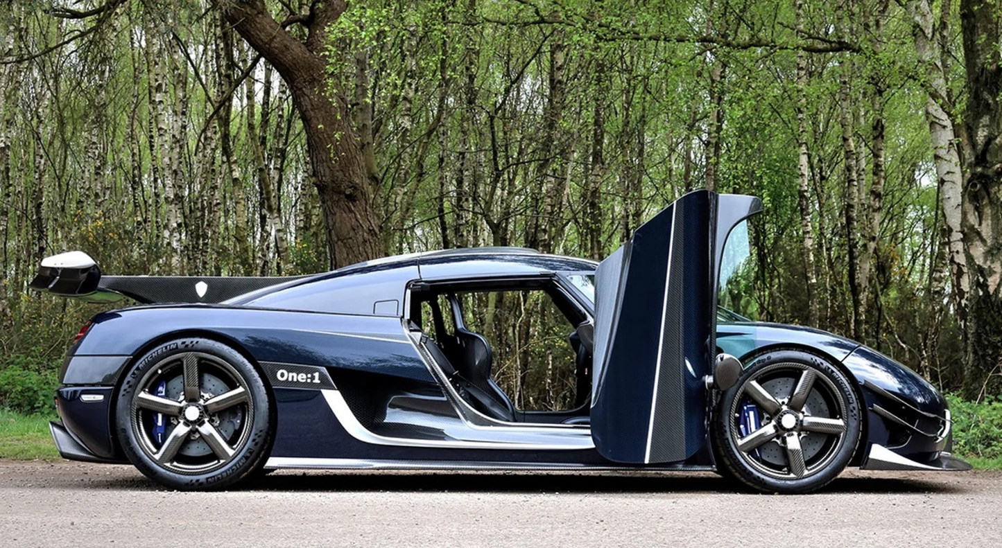 PREORDER 1:18 Koenigsegg One:1 (Blue Carbon)