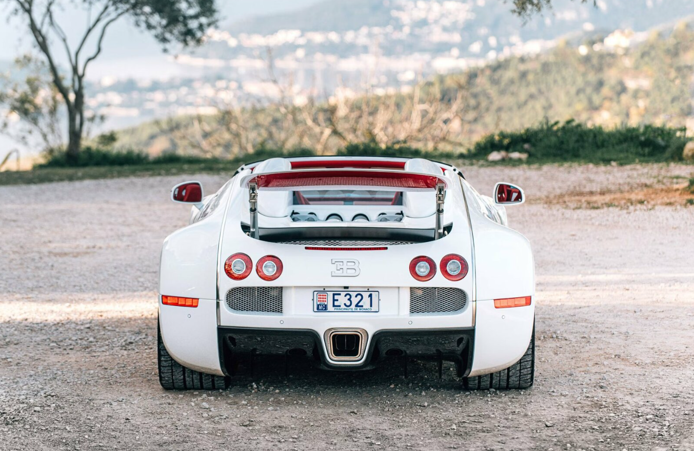 PREORDER 1:18 Bugatti Veyron Grand Sport 'Wei Long'