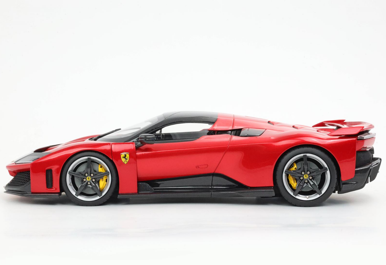 BBR 1:18 Ferrari F80 (Carbon Options) Rosso Supercar - bicolor wheels silver and carbon