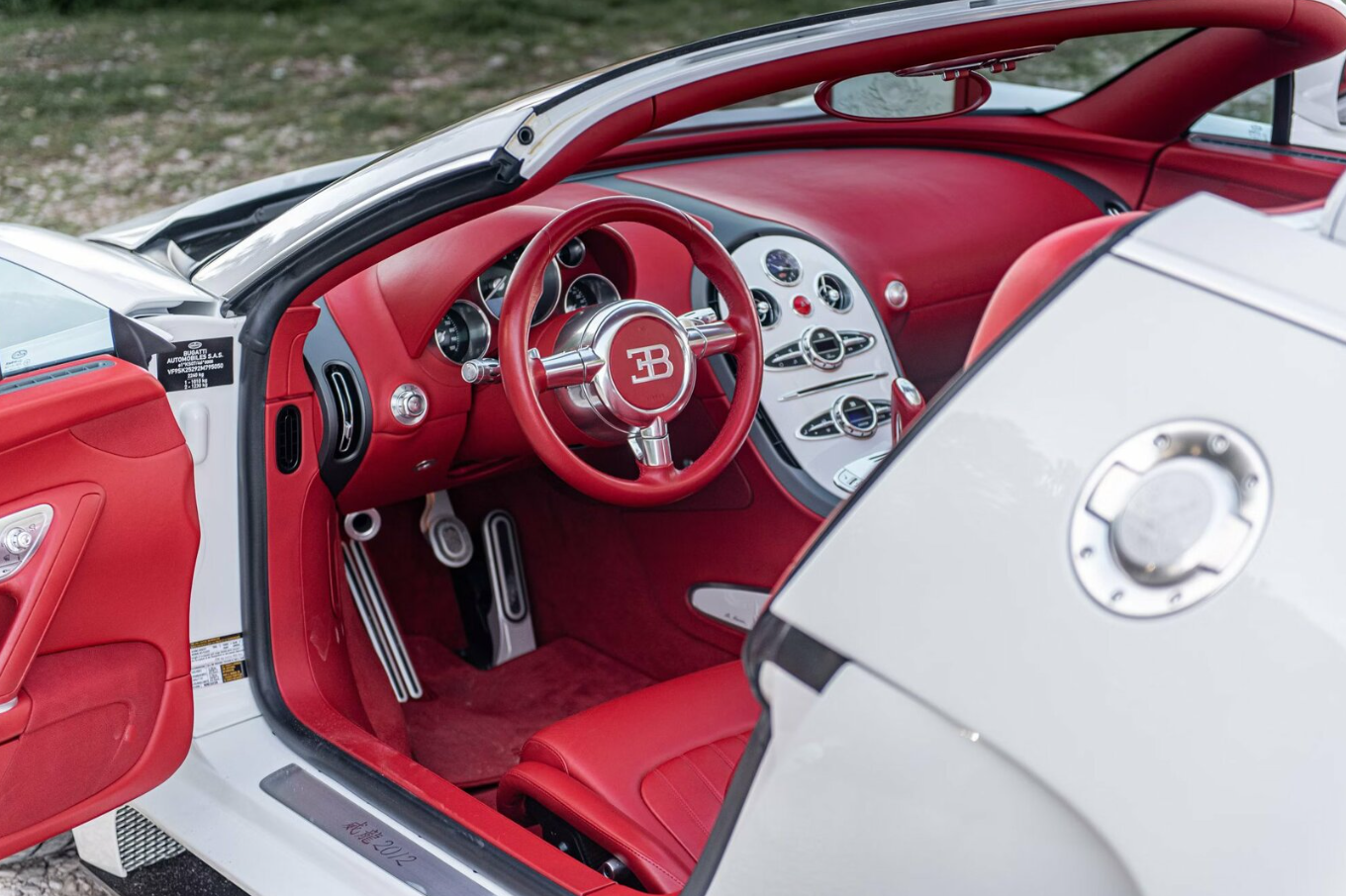 PREORDER 1:18 Bugatti Veyron Grand Sport 'Wei Long'