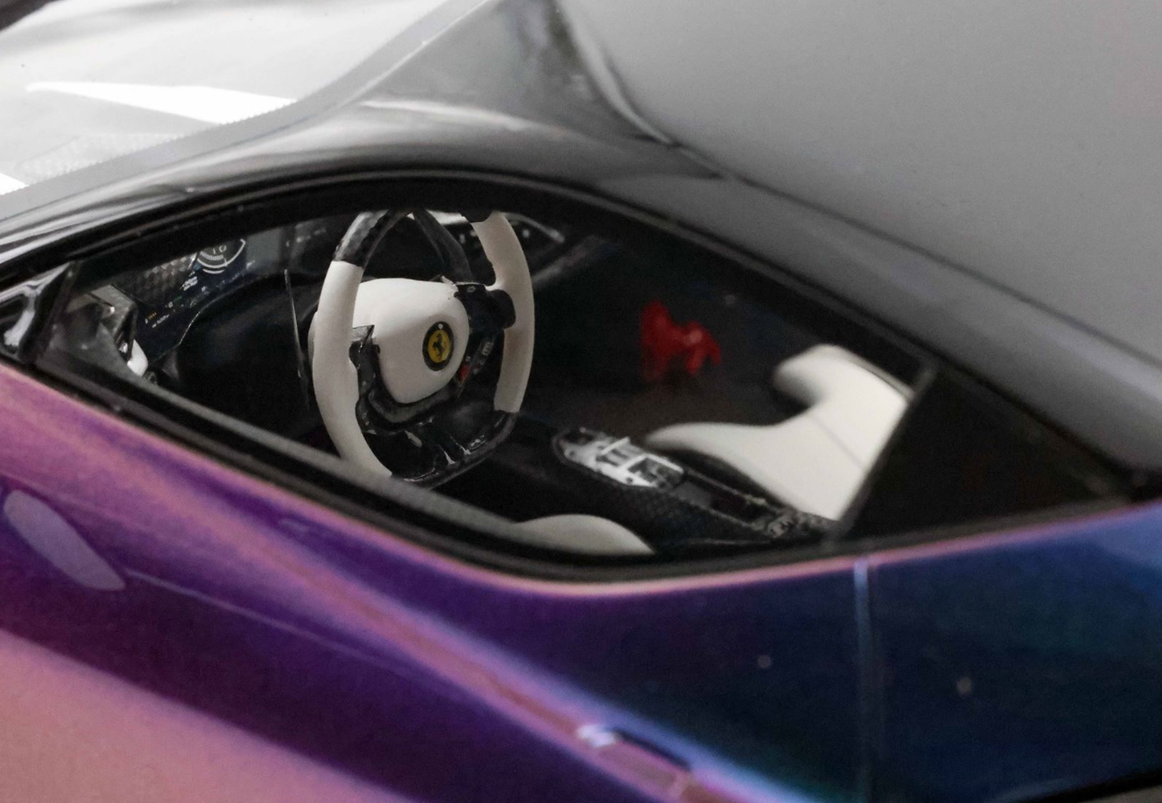 [PRE-ORDER] BBR 1:18 Ferrari SF90 XX Stradale (Chamaleon and black roof - white details)