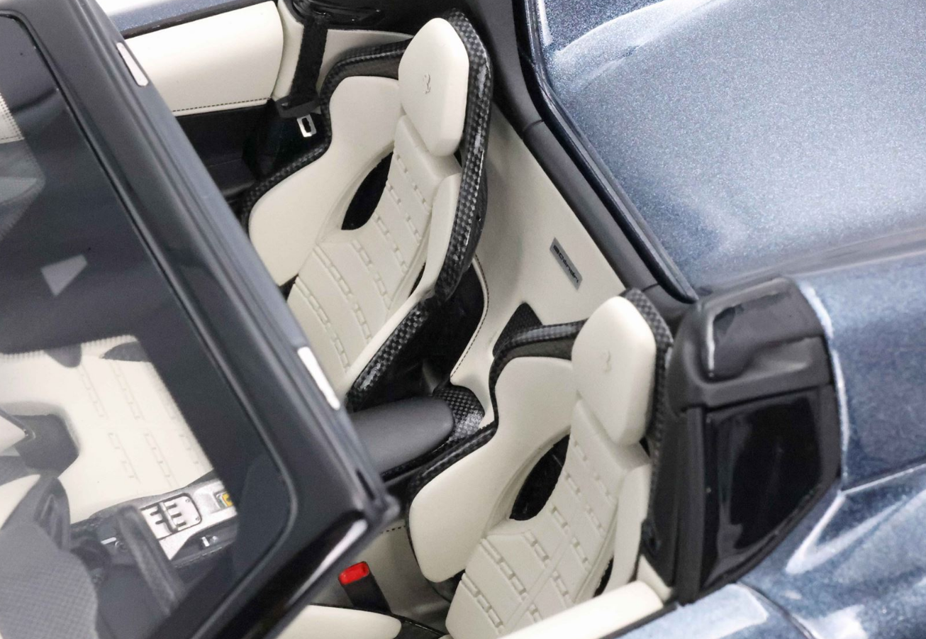 BBR 1:18 Ferrari 12Cilindri Spider (Roma Blue)