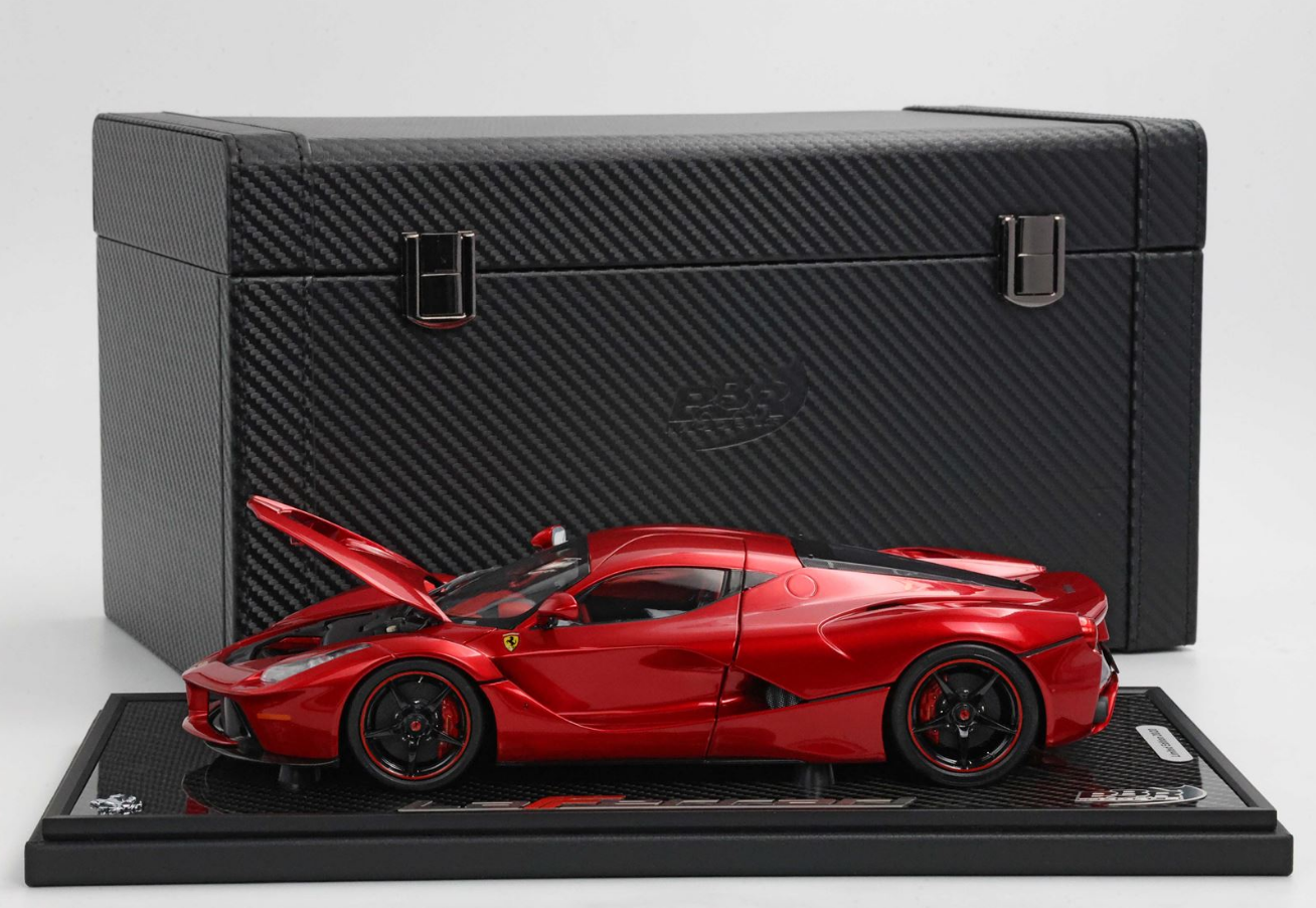 BBR 1:18 Ferrari Laferrari (Lewis Hamilton) - SPECIAL COFFRET