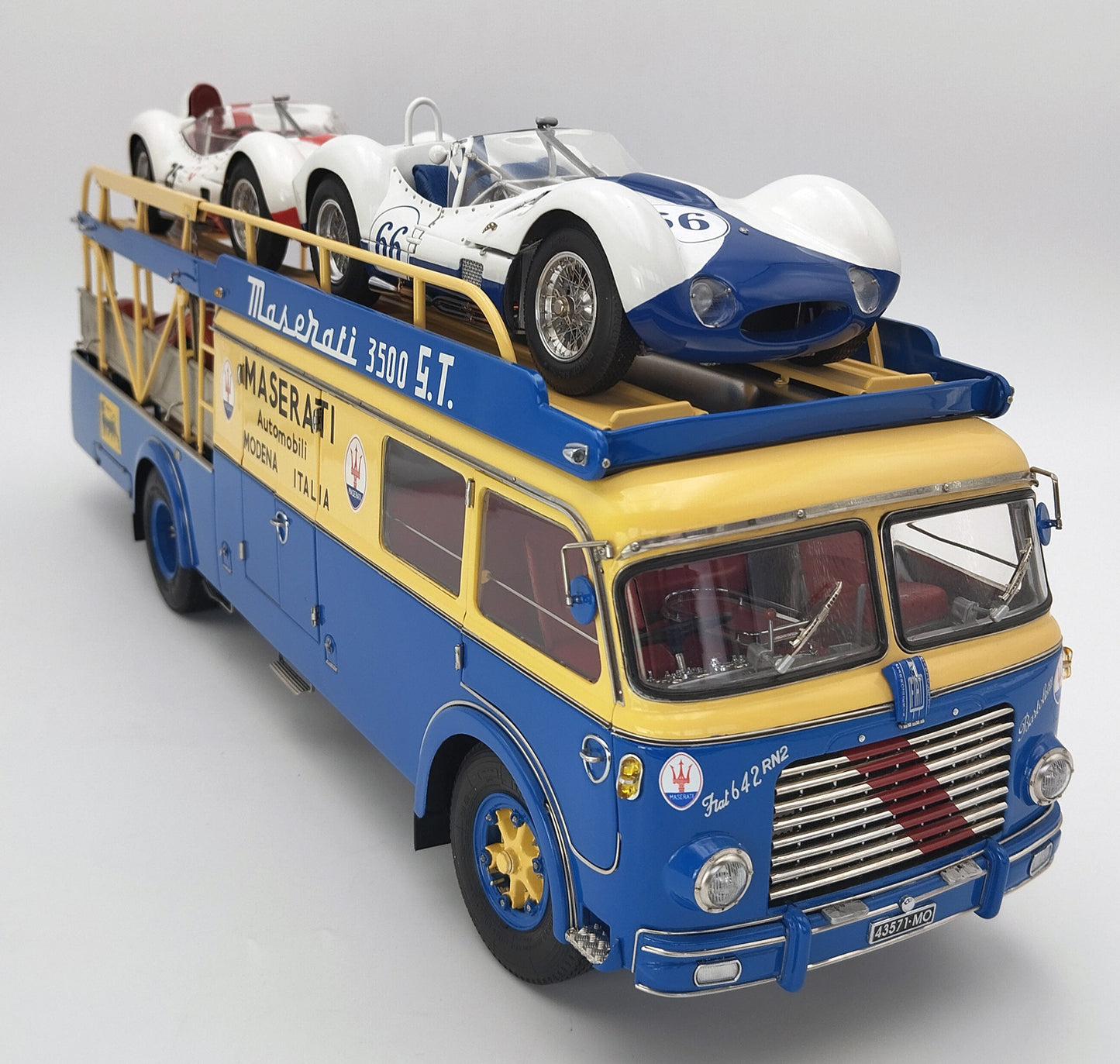 CMC 1:18 1957 Fiat 642 RN2 Bartoletti Maserati Race Car Transporter