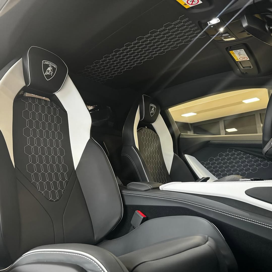 PREORDER Henson & Heaven 1:18 Lamborghini Revuelto (Artemis Green)