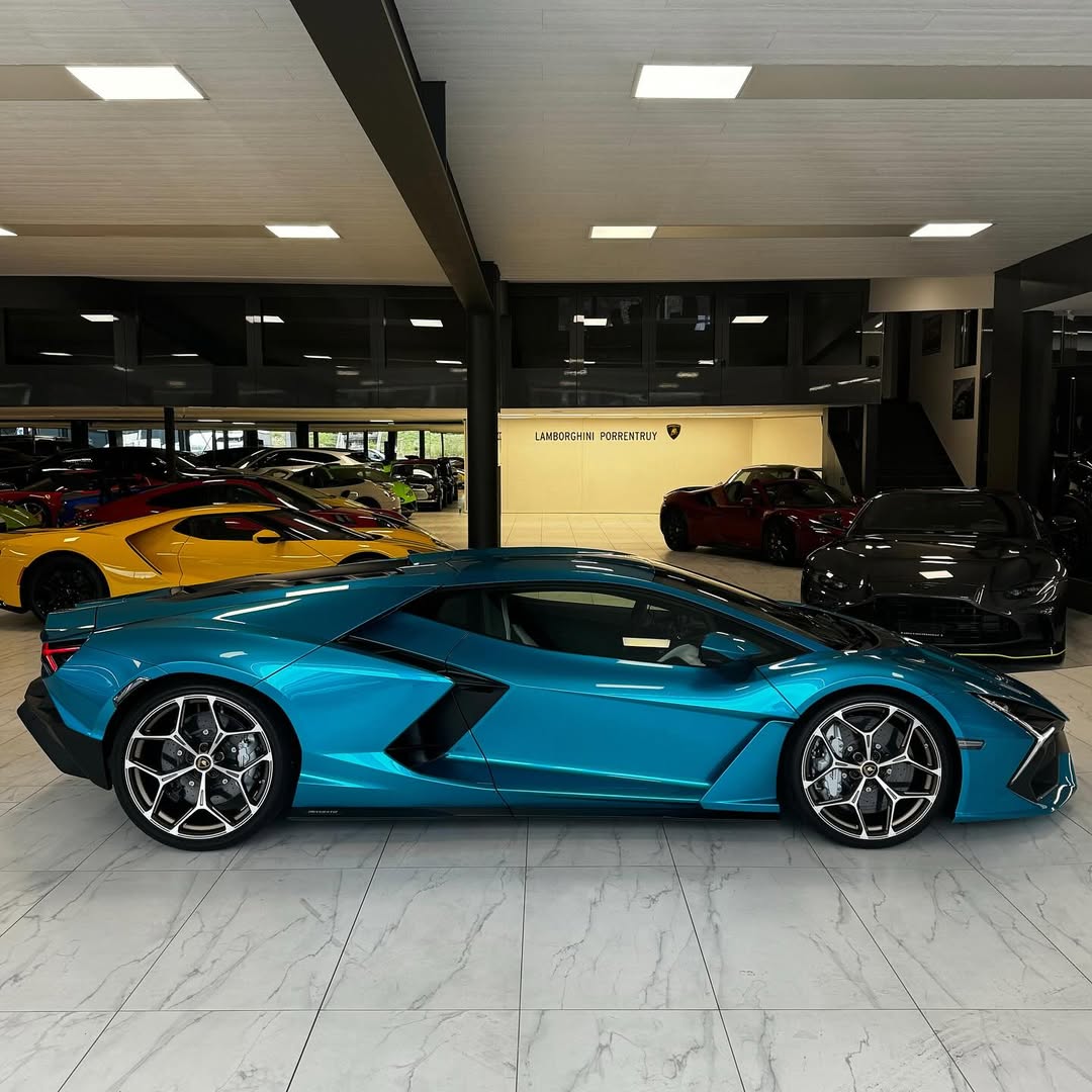 PREORDER Henson & Heaven 1:18 Lamborghini Revuelto (Artemis Green)