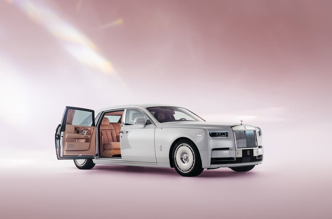 PREORDER Henson & Heaven 1:18 Rolls-Royce Phantom 'Sakura Cherry Blossom'