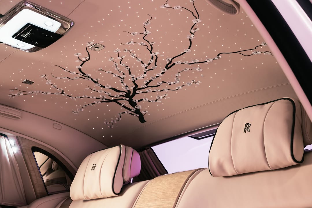 PREORDER Henson & Heaven 1:18 Rolls-Royce Phantom 'Sakura Cherry Blossom'