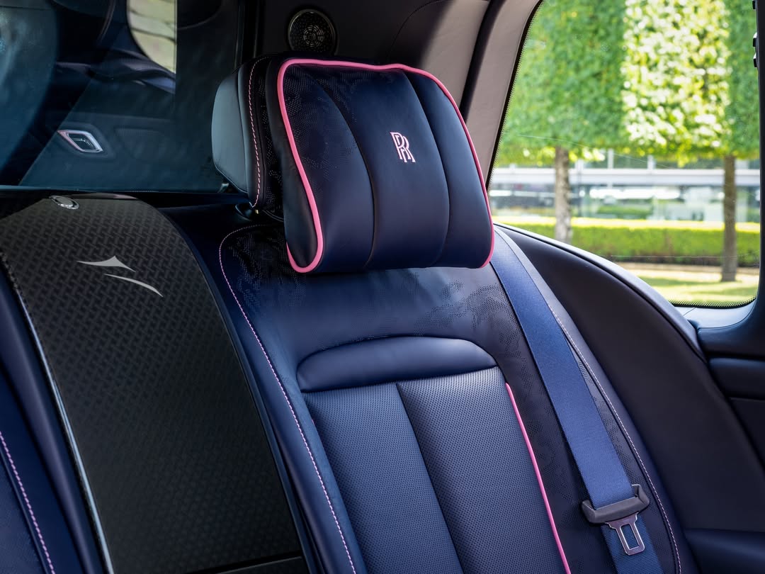 PREORDER Henson & Heaven 1:18 Rolls-Royce Cullinan Black Badge Series II - Danqian Pink