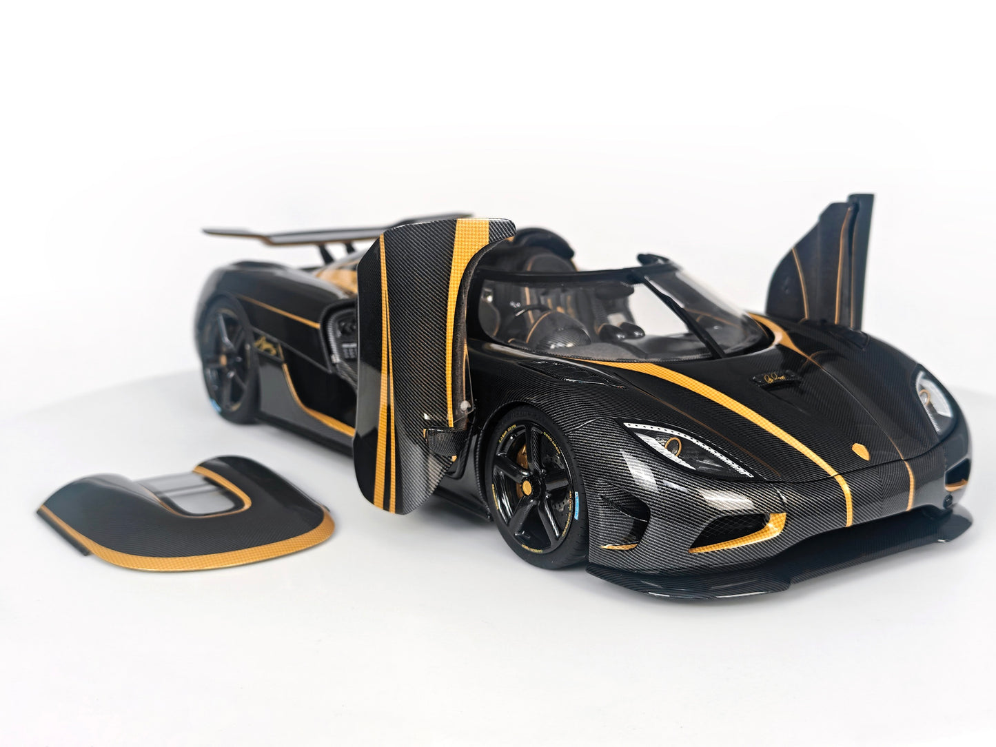 [PRE-ORDER] Frontiart 1:18 Koenigsegg Agera S Hundra