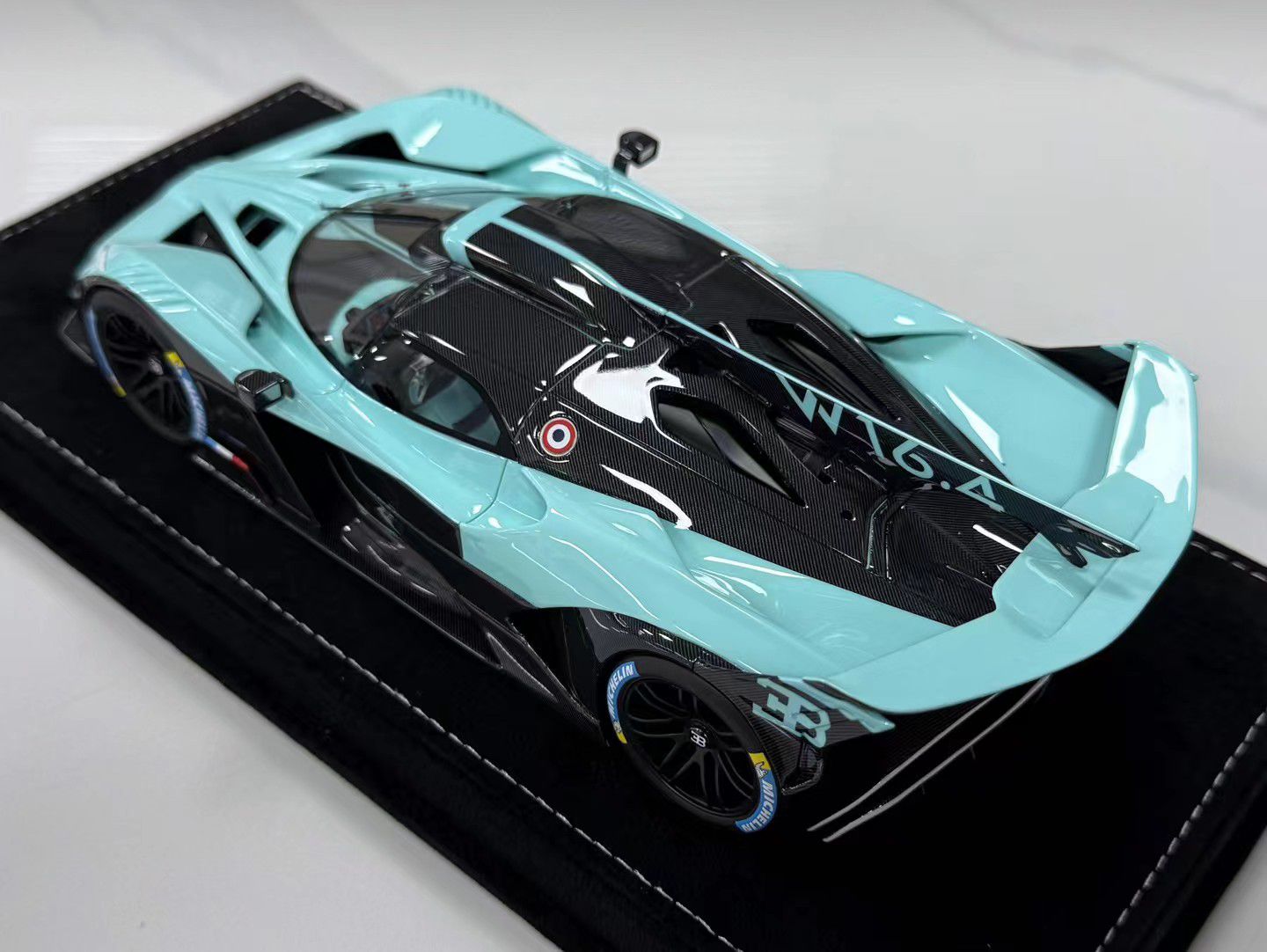 Henson & Heaven 1:18 Bugatti Bolide (Tiffany Blue)