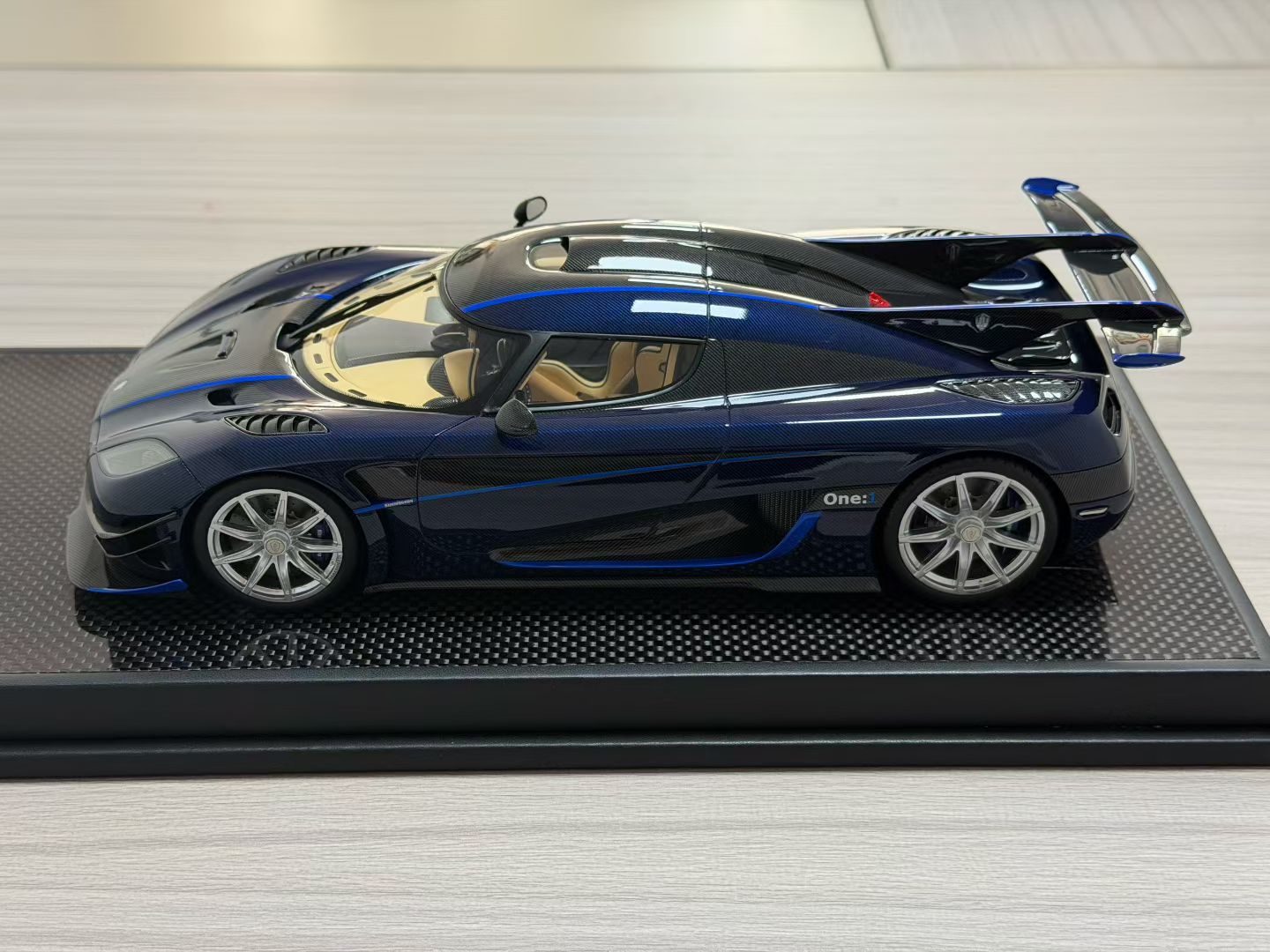 VMB 1:18 Koenigsegg One:1 (Blue Carbon + Star Wheel)