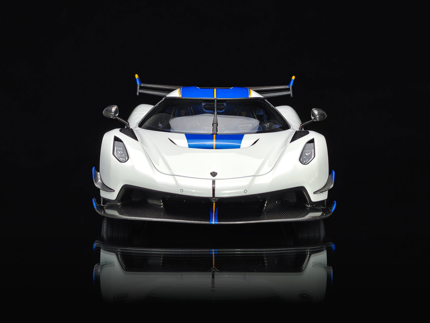 PREORDER Frontiart 1:18 Koenigsegg Jesko (Crystal White)