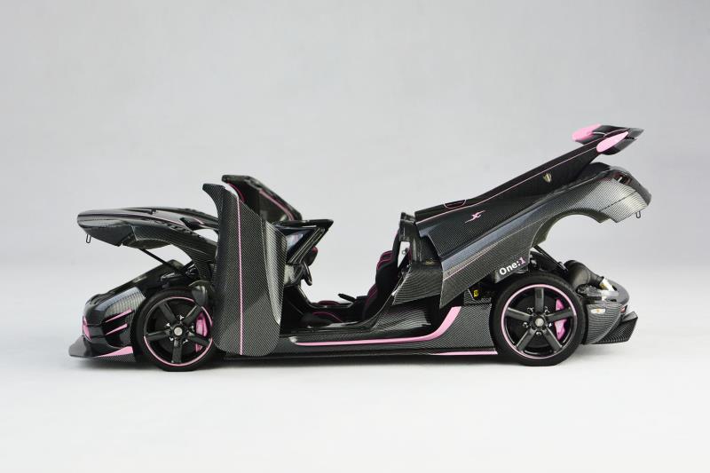 Frontiart 1:8 Koenigsegg One:1 JC (Carbon/Pink)