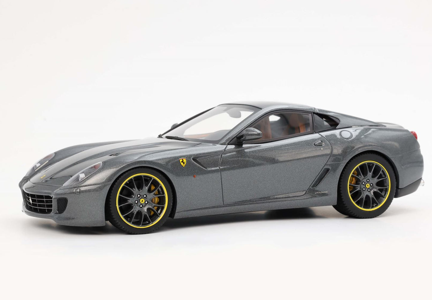 PREORDER BBR 1:18 Ferrari 599 GTB Fiorano 2006 (Automatic Gear) - Grigio Silverstone