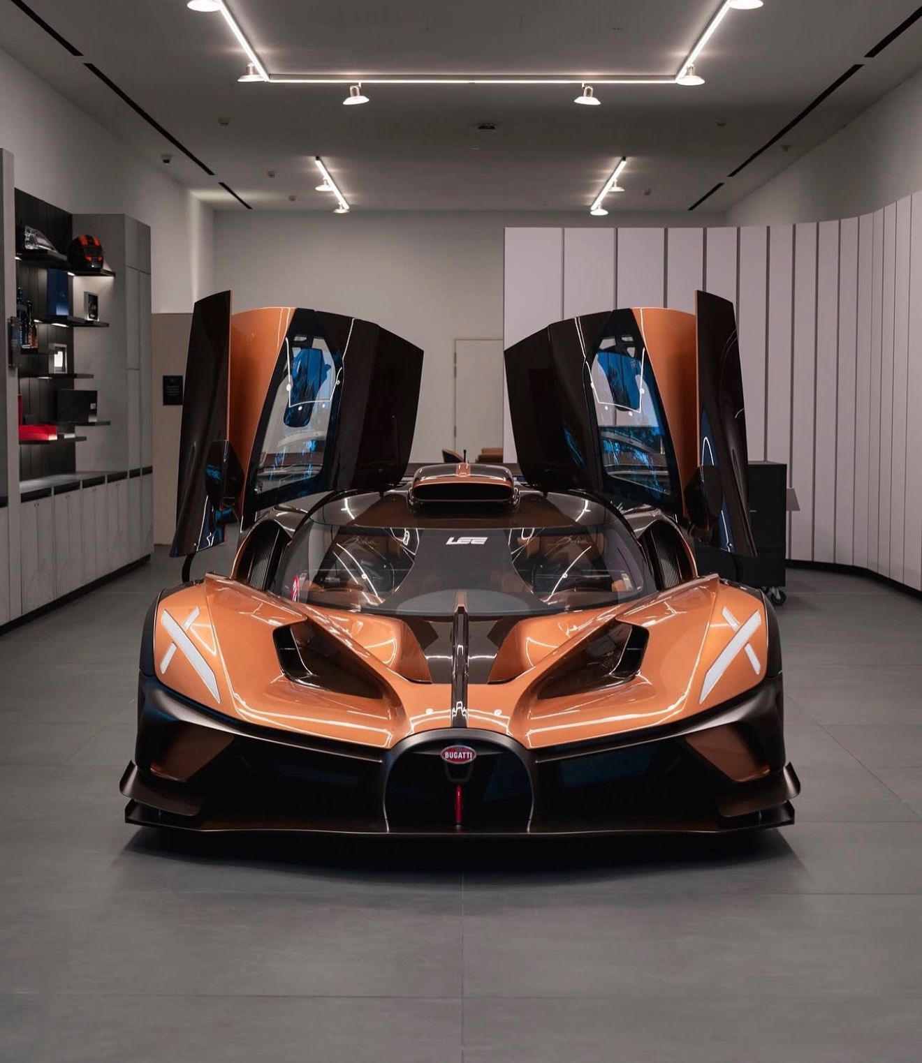 PREORDER Henson & Heaven 1:18 Bugatti Bolide (Brown Carbon) - Exclusive Model