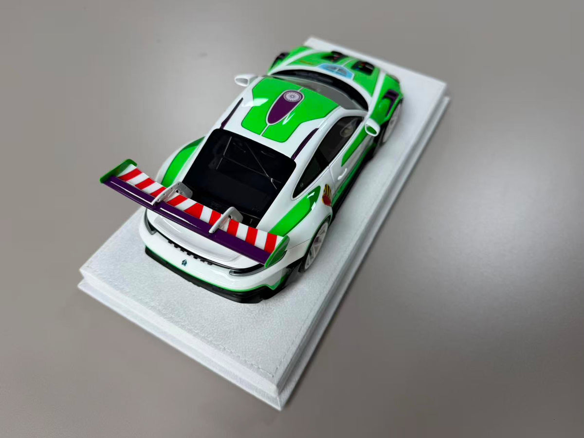 Henson & Heaven 1:18 Porsche 992 GT3 RS 'Space R.'