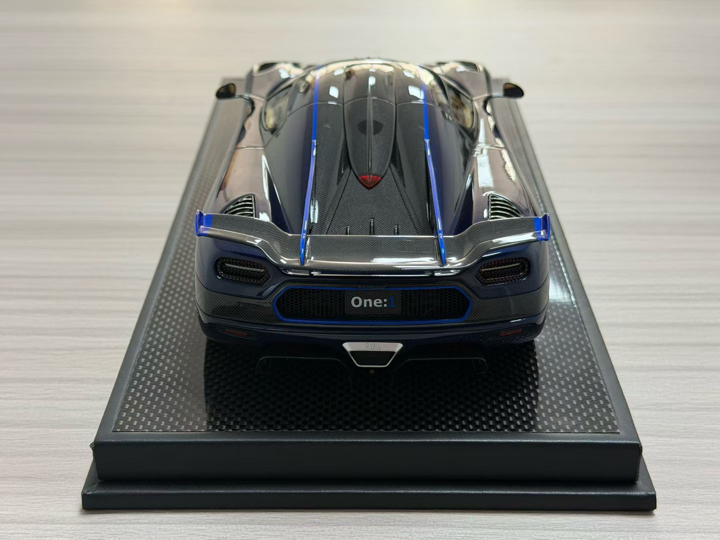 VMB 1:18 Koenigsegg One:1 (Blue Carbon + Star Wheel)