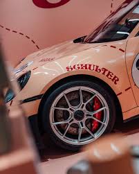 PREORDER 1:18 Porsche 992 GT3 RS Weissach Package 'Pink Pig'