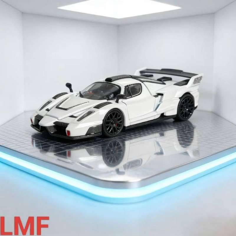 PREORDER LMF 1:64 Gemballa MIG-U1 (Matte White/Matte Red)