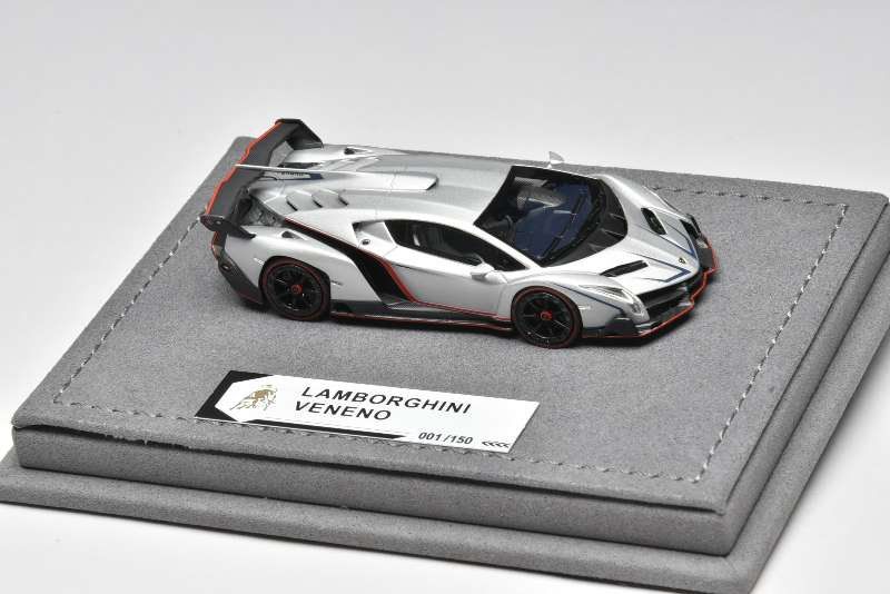Pantheon Models 1:64 Lamborghini Veneno LP750-4 (Matte Grey/Red)
