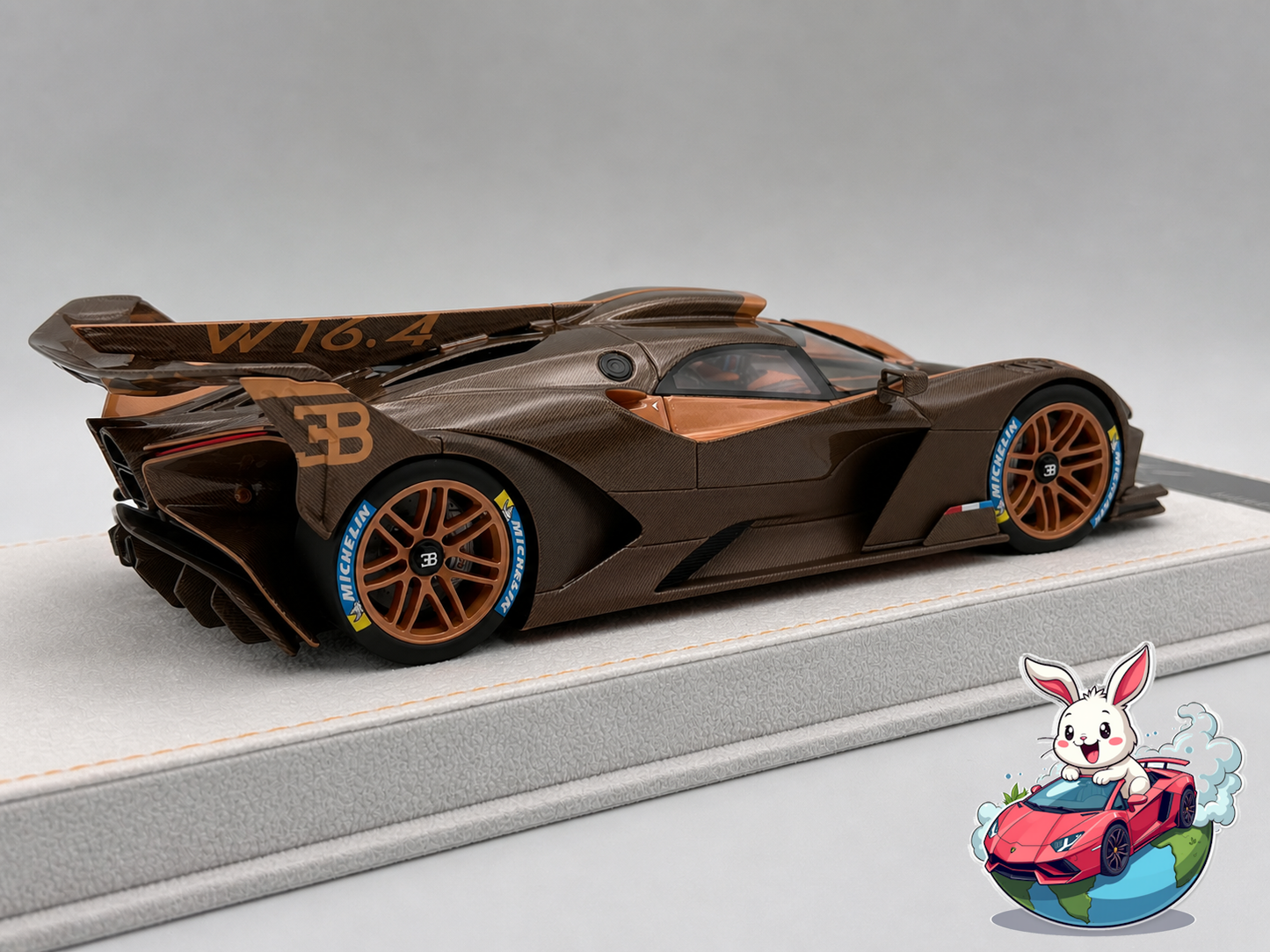 PREORDER Henson & Heaven 1:18 Bugatti Bolide (Brown Carbon) - Exclusive Model